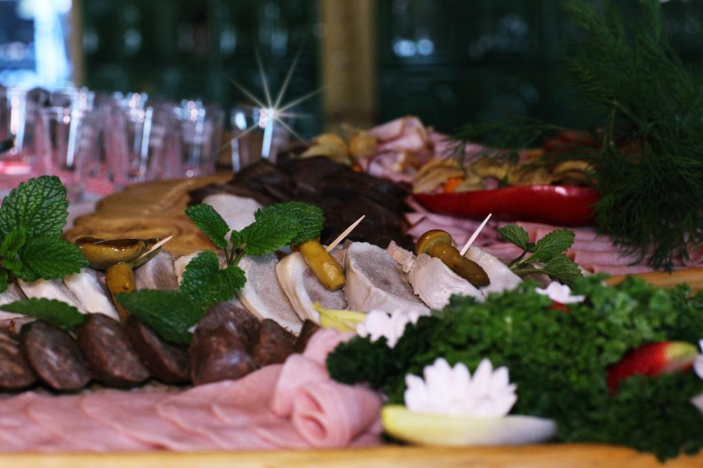 Poczesna Hotel Zornica מראה חיצוני תמונה