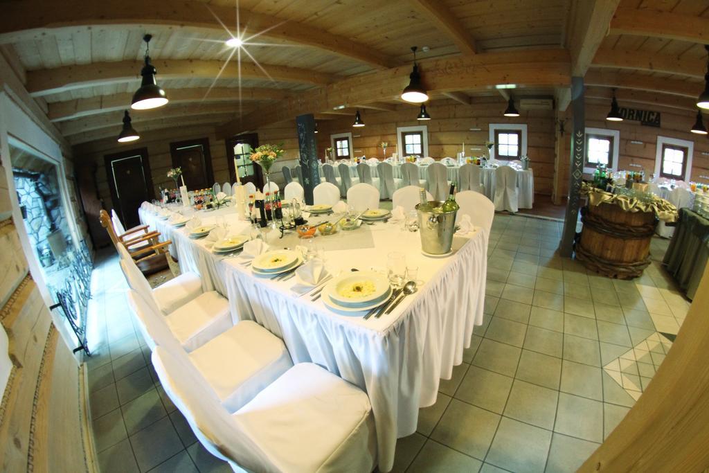Poczesna Hotel Zornica מראה חיצוני תמונה
