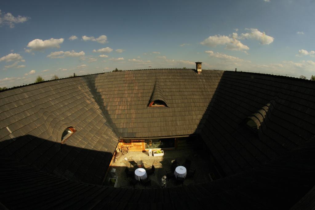 Poczesna Hotel Zornica מראה חיצוני תמונה