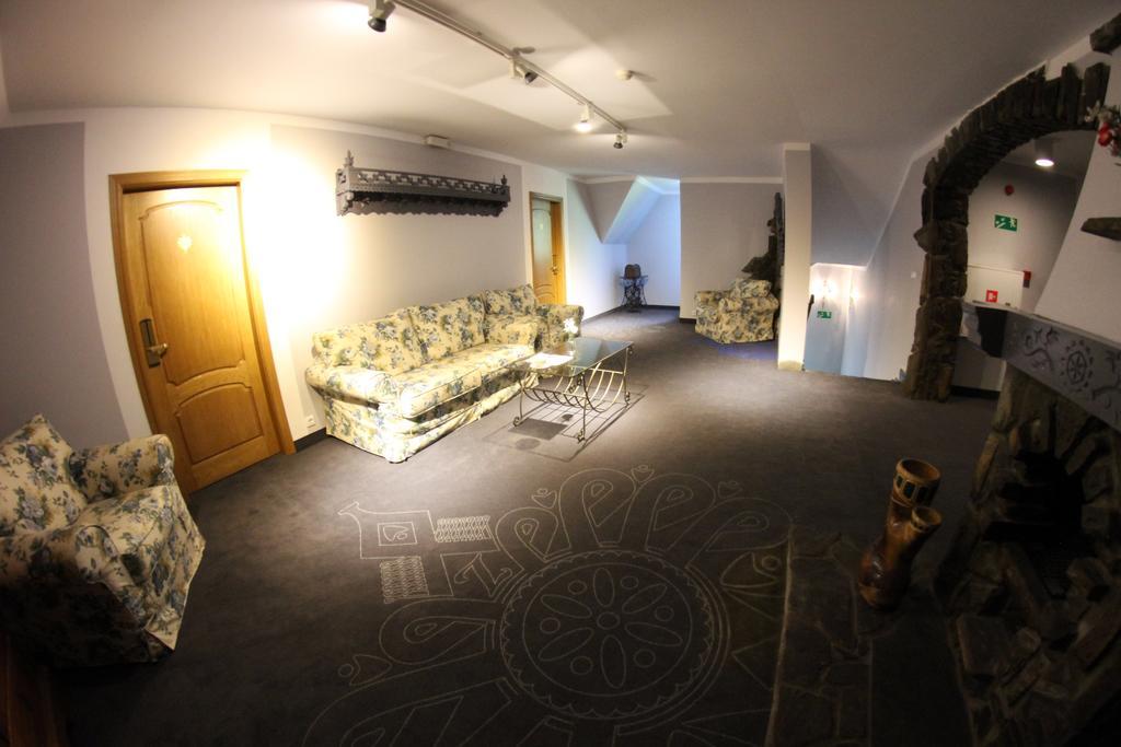 Poczesna Hotel Zornica מראה חיצוני תמונה