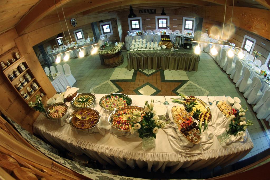 Poczesna Hotel Zornica מראה חיצוני תמונה