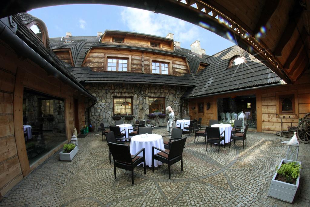 Poczesna Hotel Zornica מראה חיצוני תמונה