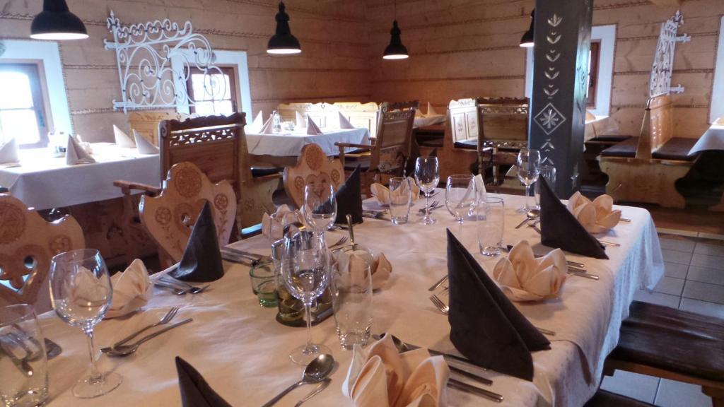 Poczesna Hotel Zornica מראה חיצוני תמונה